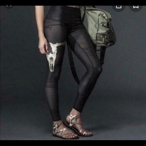 Teeki yoga leggings “deer medicine”